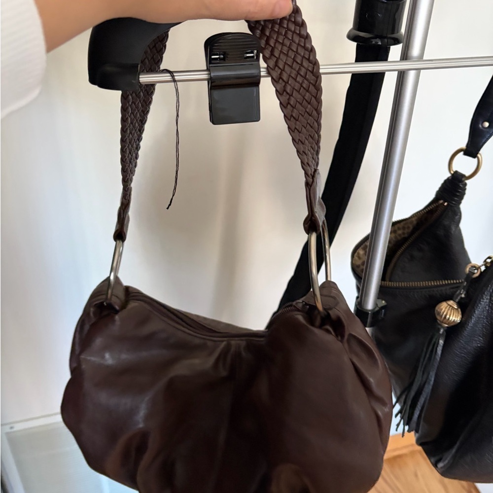 Elegant Brown and Black Leather Handbags - Picture 5 of 13